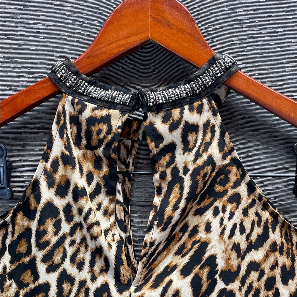 Bold Elements Chic Leopard Print Off-Shoulder Blo… - image 6